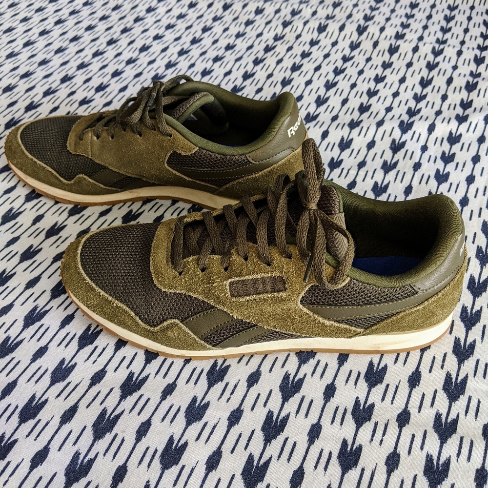 Reebok Sneakers